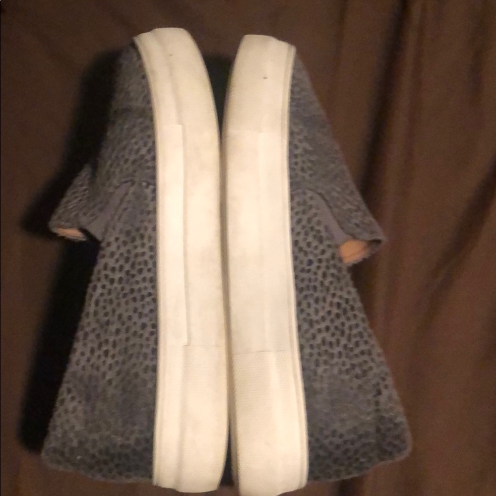 Shoes - Picture 2 of 4